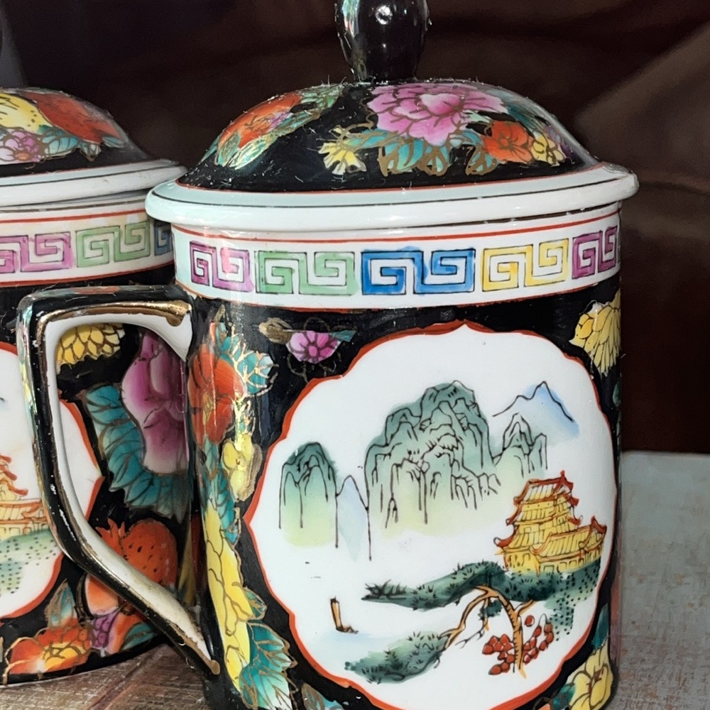 1 Chinese Hand Painted Porcelain Cup w/ Lid Gorgeous
